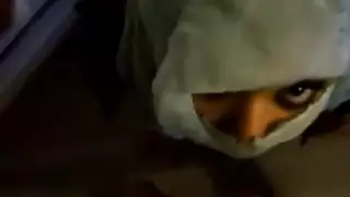 خيال جنسي صريح: امرأة منقبة تختنق بالقضيب وتمتلئ