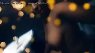 فتاة سمراء تحصل على جلسة إكس إكس إكس مجانية من والديها