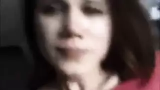 إثارة تعري شابة تؤدي إلى جنس هواة صريح