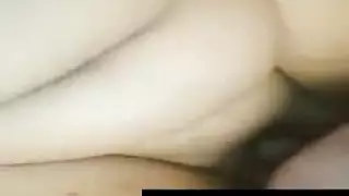 إلهات الشوكولاتة تتبادل الجنس الفموي في المركبة