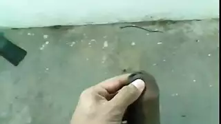 جلسة استمناء خارجية علنية تنتهي بقذف منوي غزير