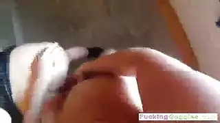 استخدام طيزها وأثدائها من قبل رجل مهم