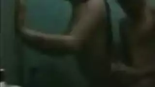 سكس شقيق محرم – مشهد حمام مبلّل وقاسي