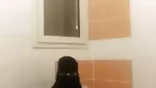 إباحية عربية: نساء محجبات مثيرة تتوسل لقضيب عميق