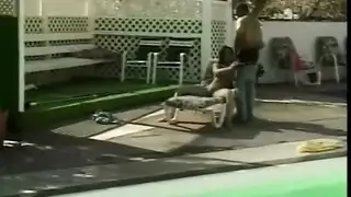 فتاة غبية تلف مصفوع