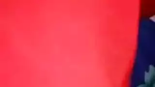 استمناء خفي: آريا فاي تحك فرجها المبلل سراً