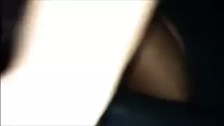 فتاة قطع الغيار تُضاجع بقوة على الكاميرا في فيلم xxx صريح