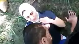 بنت صغيره بتنام ملط و تتناك
