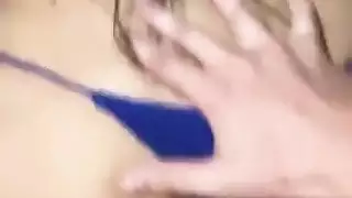 عاهرة ناضجة تحصل على مهبلها المضروب بقوة في جماع إباحي